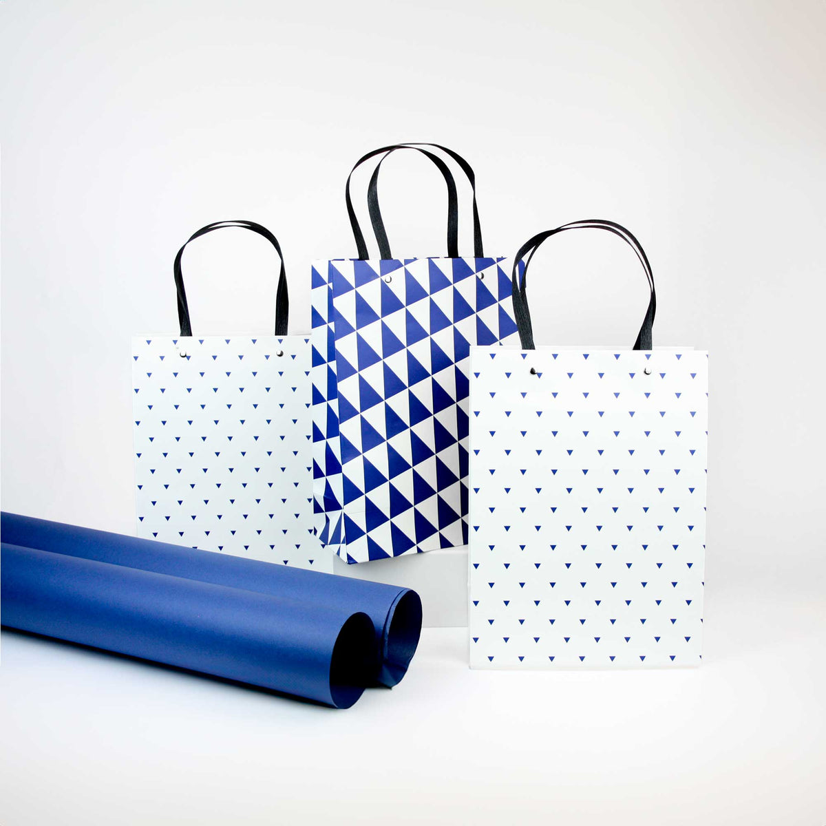 Chic Geometric Patterned Gift Bags - Set Of 3, Blue And White